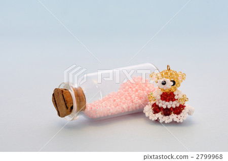 Beadworking bear 2799968