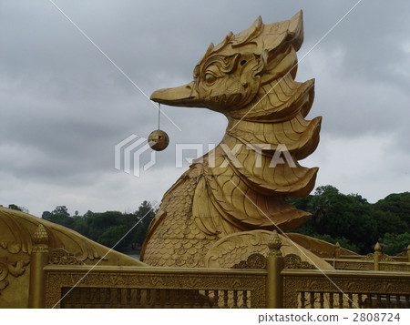 A giant golden bird's object (Lake Kandozi, Yangon / Myanmar) A giant golden bird's object (Lake Kandozi, Yangon / Myanmar) 2808724