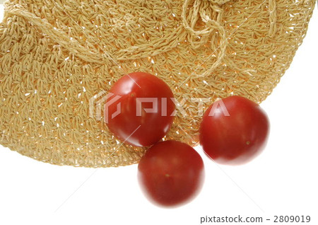 Tomatoes and hats 2809019