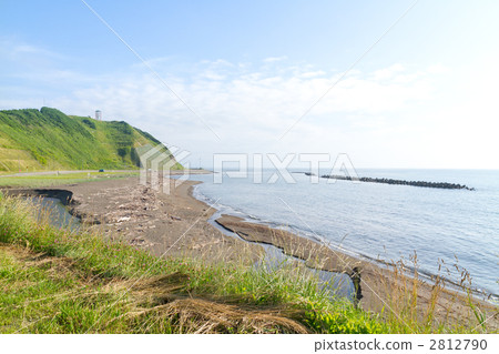 Coastline and the green of the cape 2812790