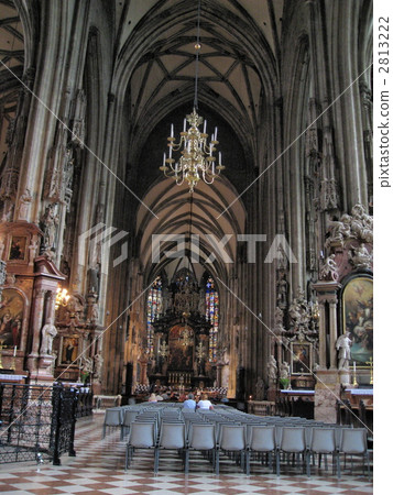 Inside of St. Stephen 's Cathedral of the World Heritage Vienna Historical District "(Austria) 2813222