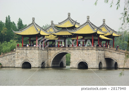 Goten Bridge of Lianxi Lake (Yangzhou City, Jiangsu Province, China) 2817940
