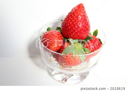 Strawberries 2818619