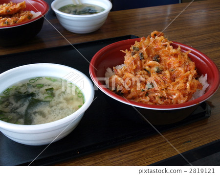 sakura shrimp, sergia lucens, tempura vegetable bowl 2819121