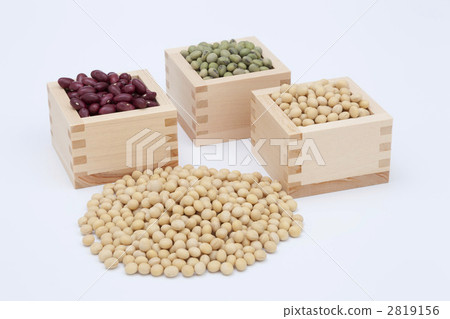 三種類型的豆在一個碗裡 三種類型的豆在一個碗裡 2819156