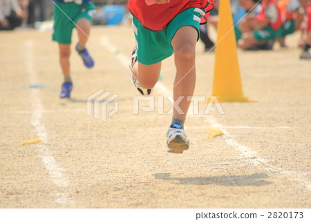 Elementary school student running at athletic meet Elementary school student running at athletic meet 2820173