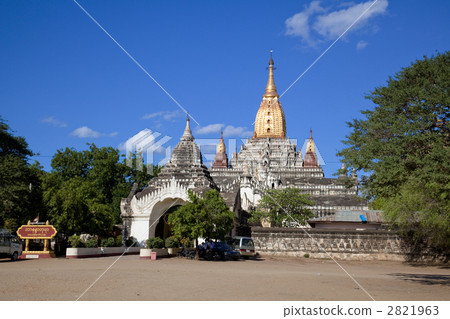 Ananda Temple of Old Bagan Ruins 2821963