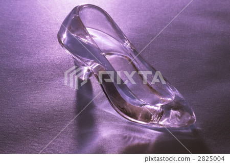 Glass shoes 2825004