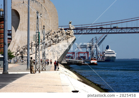 Monument of discovery 2825458