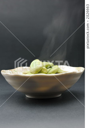 Broad beans 2826663