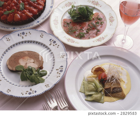 course meal, food, foods 2829583
