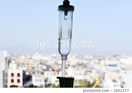 在從醫房的滴水的藍天 在從醫房的滴水的藍天 2832377