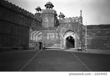 World Heritage Red Castle Building Group, Red Fort (Red Fort). Delhi, India. Shot taken in September 1996 World Heritage Red Castle Building Group, Red Fort (Red Fort). Delhi, India. Shot taken in September 1996 2834491