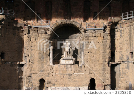 Orange's Roman Theater - Augustus statue 2835838