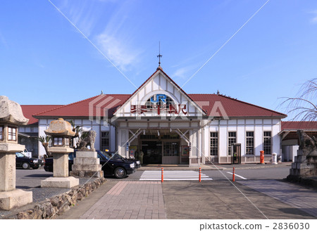 Kagawa Prefecture Nakadatsu-gun Kotohira Town JR Shikoku Doshu Line Kotohira Station and Kinrara Lantern Basket 2836030