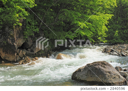 新鮮的綠色和松川谷 2840596