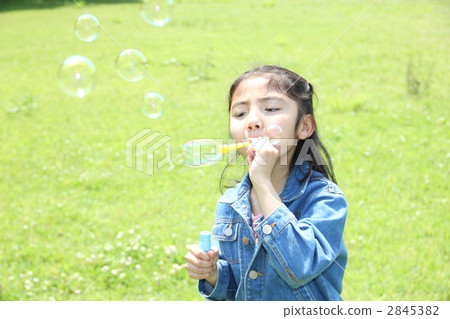 soap bubbles, soap bubble, person 2845382