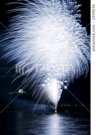 Japanese line fireworks display 2849836
