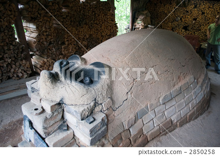 Shigaraki-yaki hole kiln (Raccoon-shaped hole kiln) Qiemon gate pottery 2850258