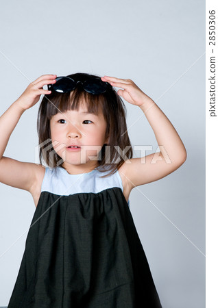 太陽鏡和女孩 2850306