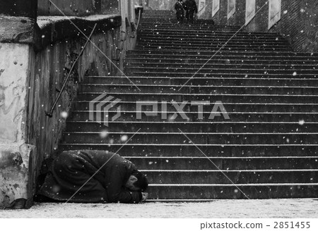 A prayer on Christmas begger 2851455