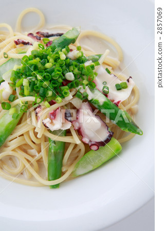 蘆筍和Tako奶油醬意大利面 2857069
