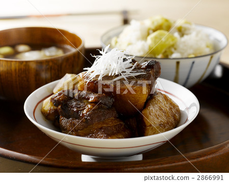 braised pork belly, miso soup, shiraga negi 2866991