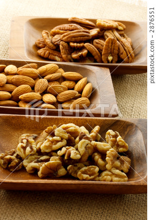 Nuts gathering tree wooden vessel 2876551