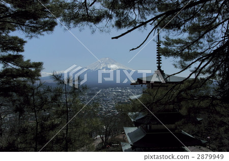 Fuji and the five-storied pagoda 2879949