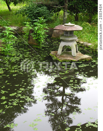 Japanese garden pond 2883484