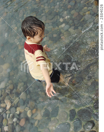 Playing in the water Playing in the water 2884026