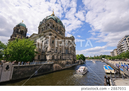 Germany Berlin Cathedral and the Spree river 2887031