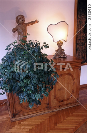 Milan interior 2888410