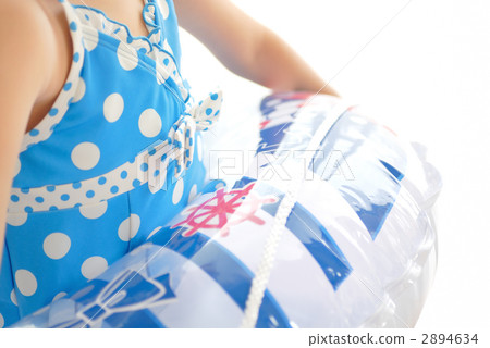sea bathing, playing in water, bathing costume 2894634