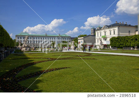 Mirabelle garden in Salzburg 2896518