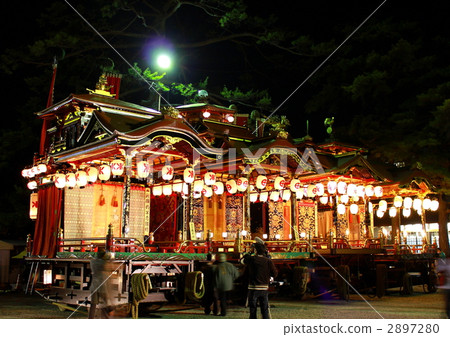 Night view of the Nagahama Hikiyama festival Night view of the Nagahama Hikiyama festival 2897280