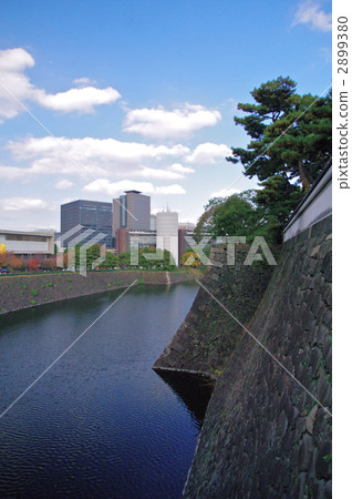 Hirakawa moat of the Imperial Palace and Ishigaki 2899380