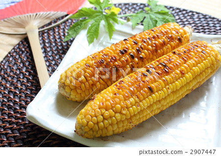 Grilled corn 2907447