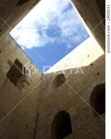 Cesar Tower 2909031