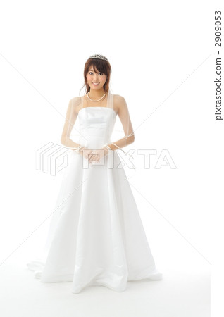 一件白色白色婚禮禮服的一名婦女 2909053