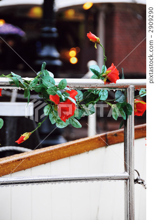 Rose in handrail Rose in handrail 2909290