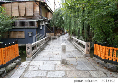 Gion Tatsuhashi Bridge 2913508