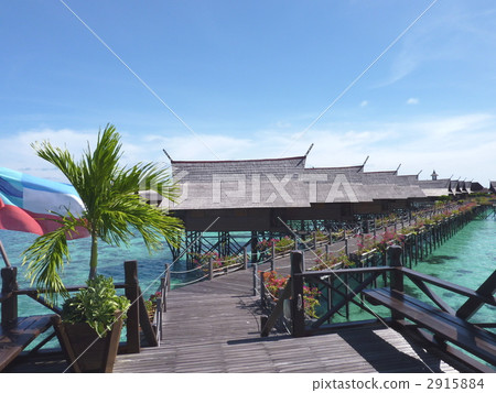 over-water cottage, bungalow on the water, maritime 2915884