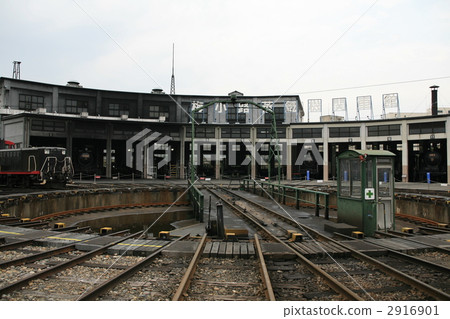 Fan garage and turntable of plum alley agency district 2916901