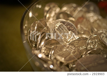 coin, small articles 2919983