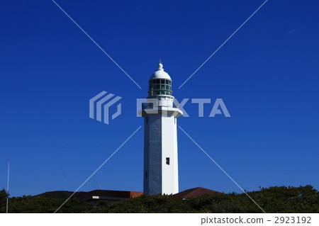 發光在藍天的野島Saaki燈塔 發光在藍天的野島Saaki燈塔 2923192