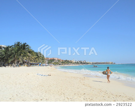 In the Caribbean Sea 2923522