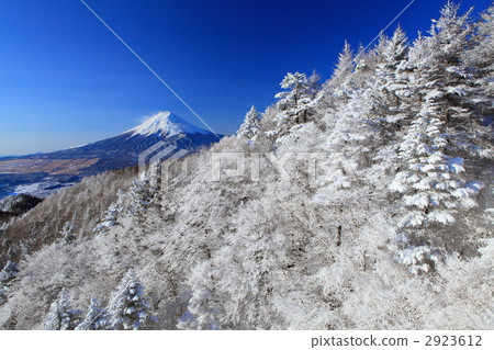 I take Fuji from Mitsutoge 2923612