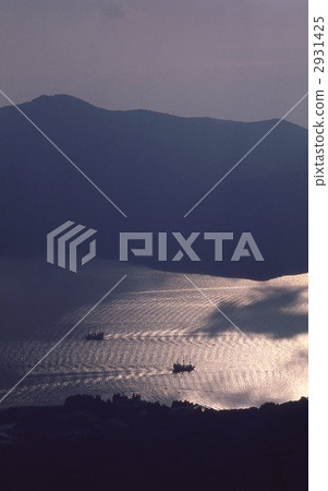 蘆之湖 兩條船 經過 2931425