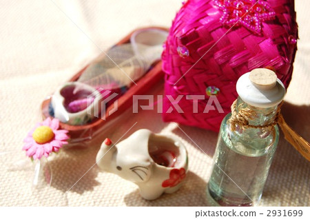 Asian goods 2931699